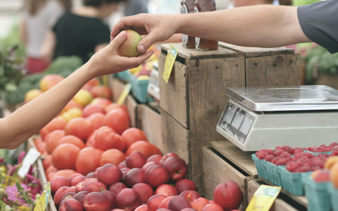 © Marché du jeudi à Pont-du-Château