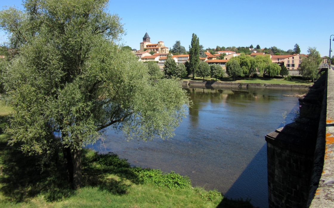 © Pont-du-Château