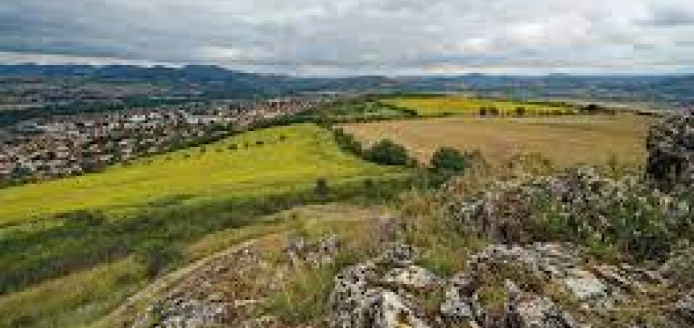 Les coteaux secs de Cournon d'Auvergne, découvrir la Chaîne des Puys - faille de Limagne sans trop se déplacer