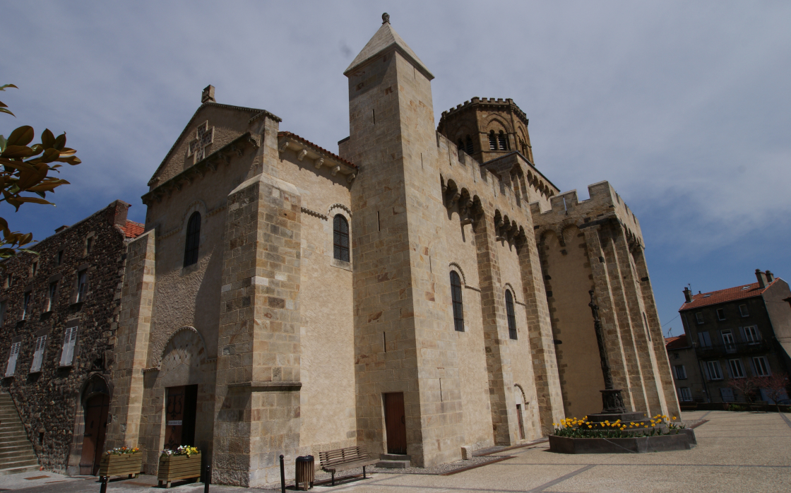 © Visite de l'Église Saint-Léger de Royat