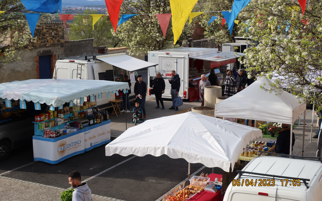 © Marché de Mirefleurs