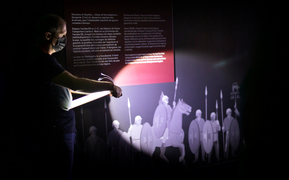 © Visite guidée nocturne du Musée de Gergovie