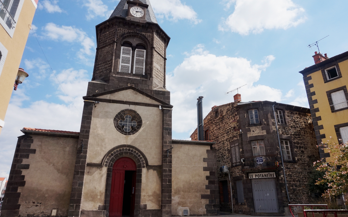 © Eglise Sainte-Rustique à Aulnat