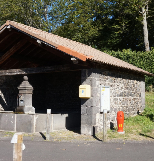 Menhir christianisé à Villars