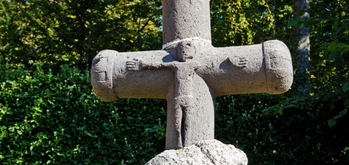 Menhir christianisé à Villars