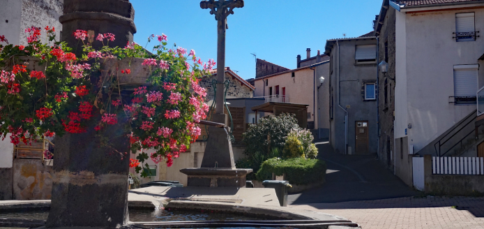 Fontaine-Lavoir de Saulzet-le-Chaud